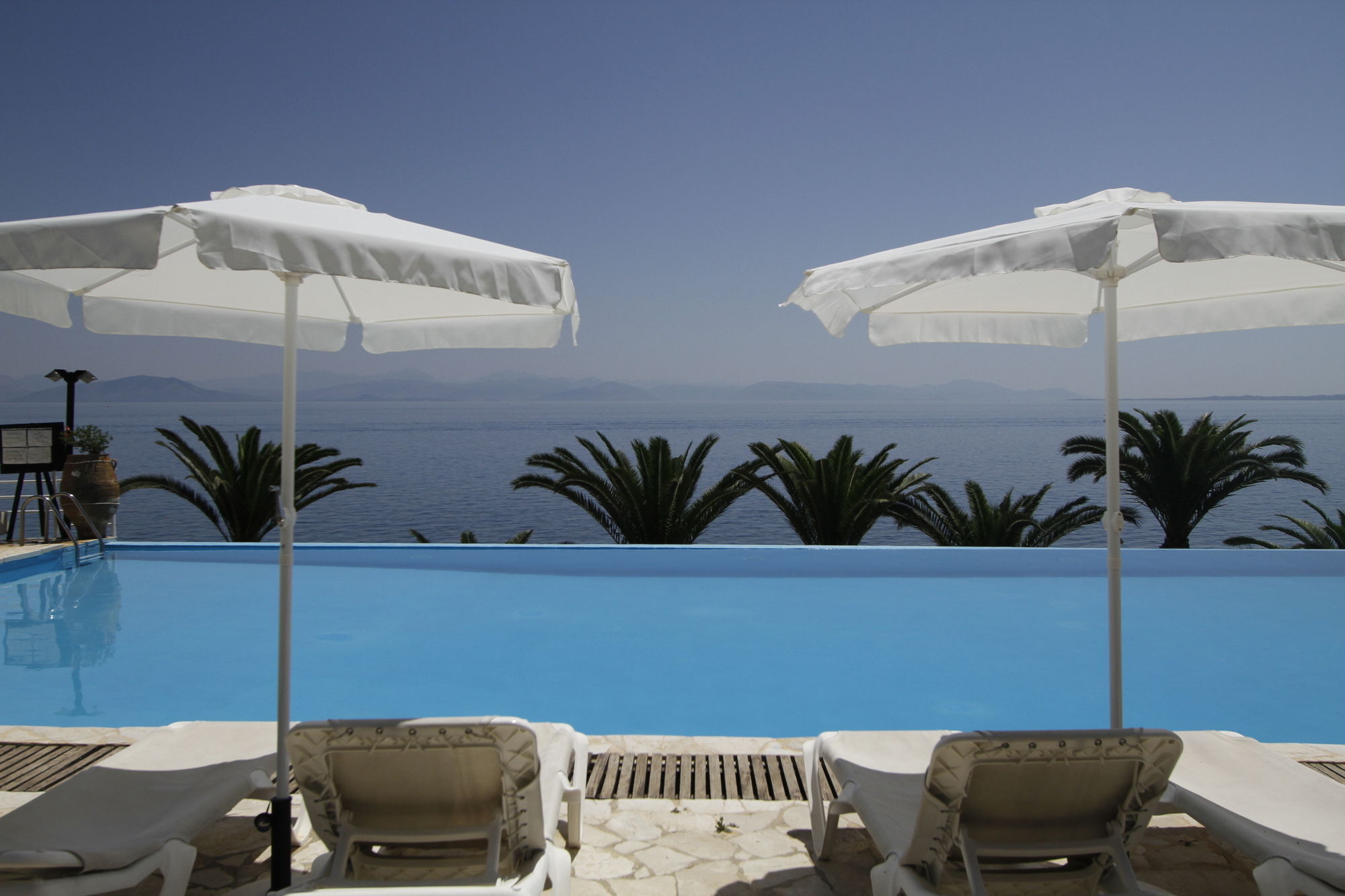 Corfu Maris Bellos Mpenitses Eksteriør billede